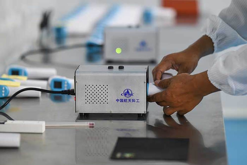 组图 | 忙碌的生产线——海南一医疗物资生产企业复工复产见闻