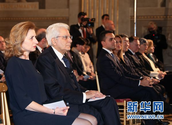 至暗时刻，他们迎来了中国医疗队!