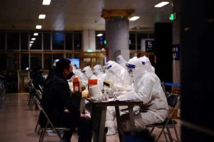 “战”在航班入境时