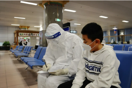 “战”在航班入境时