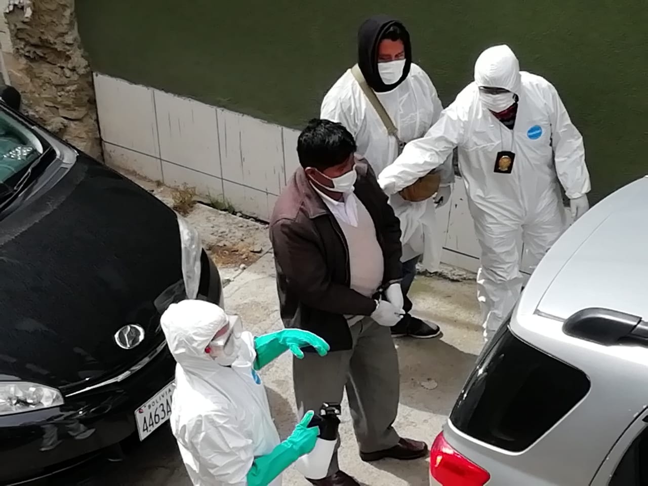 玻利维亚一市长因违反禁止大型聚会防疫措施被逮捕