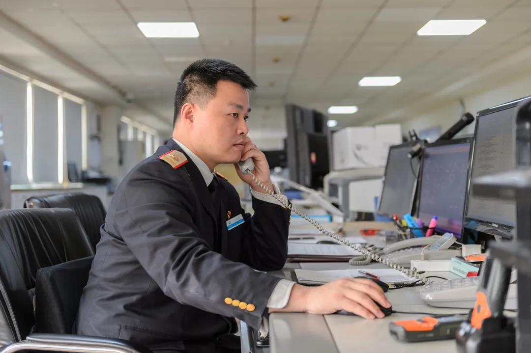 新时代·铁路榜样丨冯剑坚：追梦三尺台 驰骋万里路