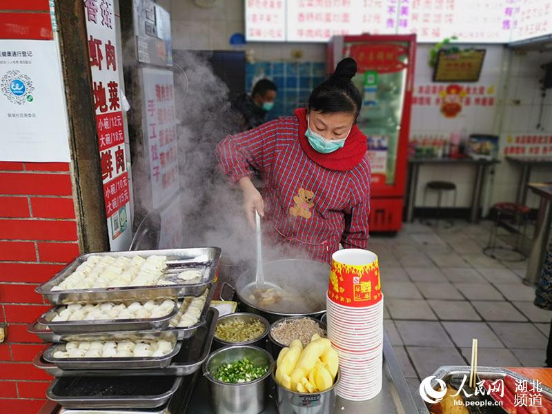 武汉“解封”后的首个周末 熟悉的“烟火气”回归