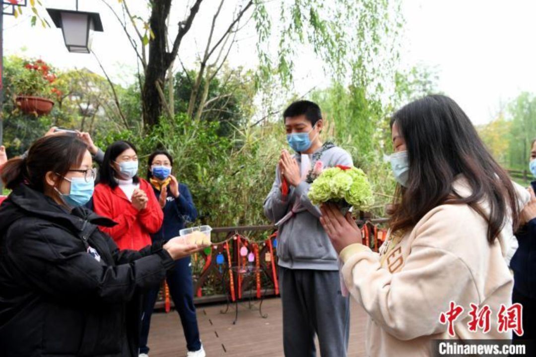 战“疫”归来 “白衣川军”的隔离疗养生活怎么样?