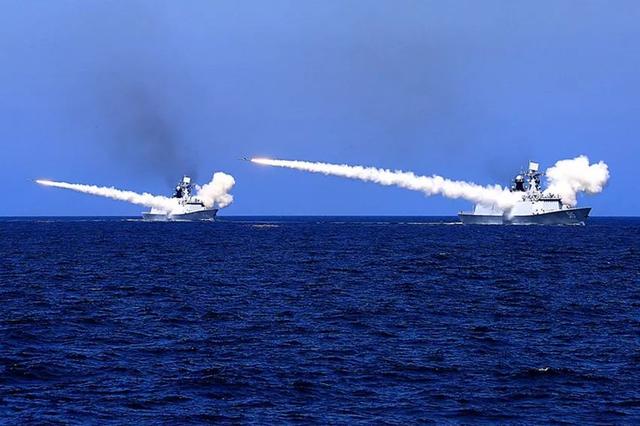 人民海军，生日快乐！