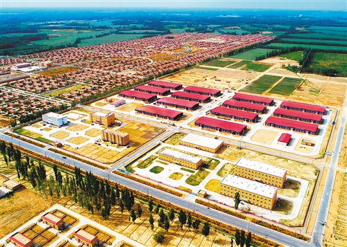 新疆：产业扶贫释放“溢出效应”