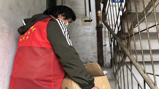 记念武汉社区志愿者刘俊：“我的爸爸是超级英雄”