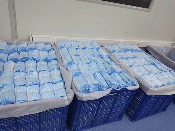 疯狂口罩①｜跌下暴富“神坛”：从日赚十五万到面临亏损百万