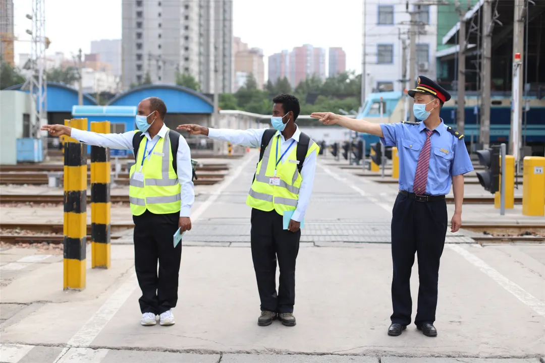 铁路来了外籍火车司机?真相是……