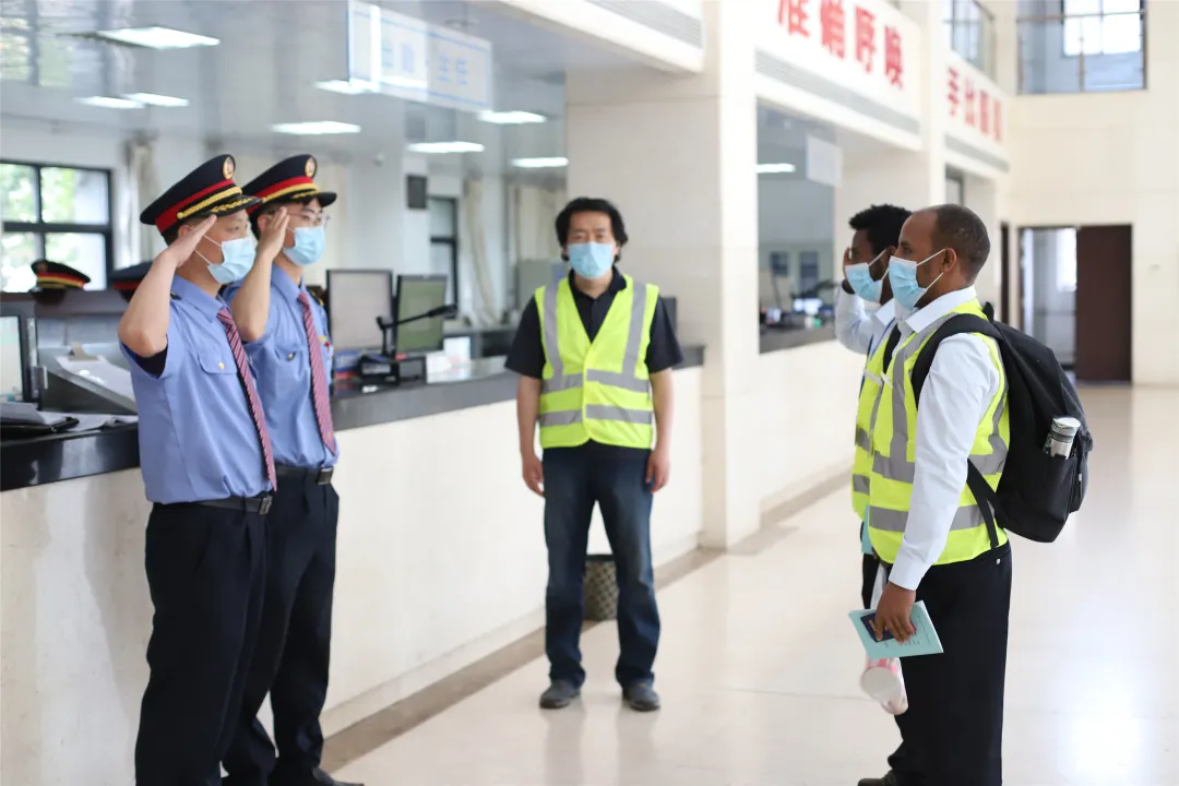 铁路来了外籍火车司机?真相是……