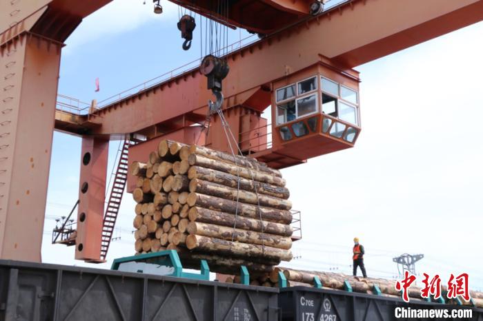 前五月中国最大陆路口岸站进口运量突破600万吨