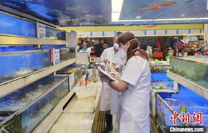 北京新增51例，一架航班输入17例……疫情会否反弹？