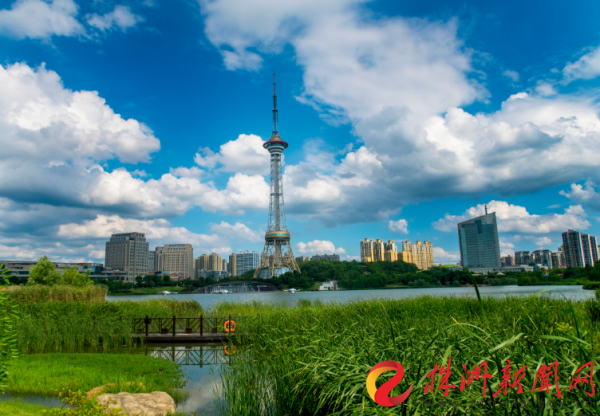 神农城神农湖11111111。（刘震 摄）