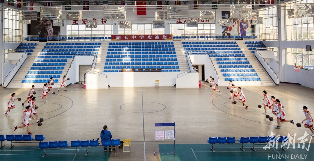 怀化市湖天中学:特色办学 创新发展