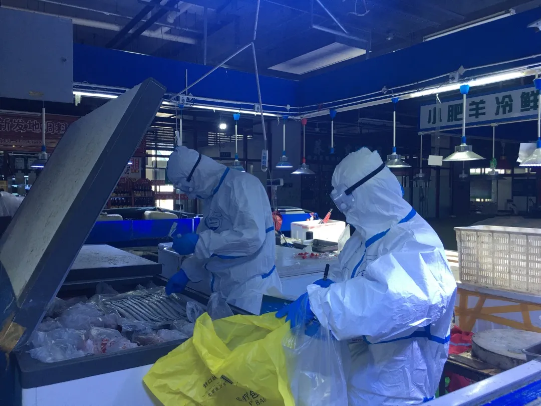 关键时刻，他们再次逆行，炸酱面加油!