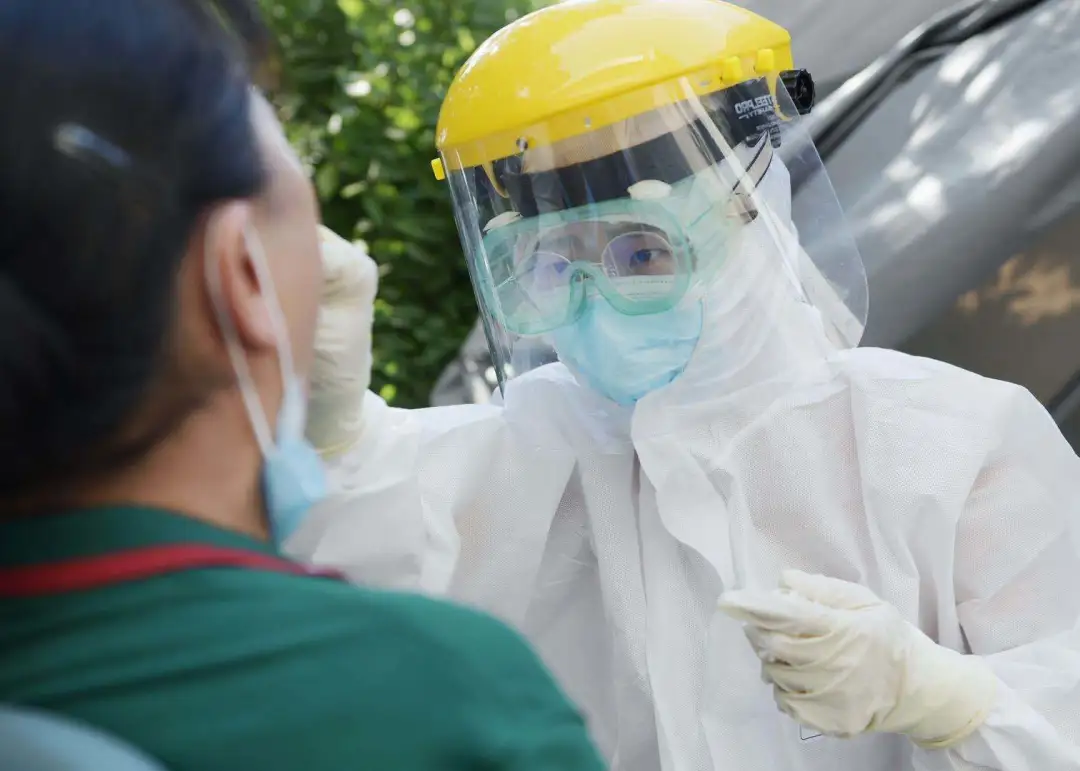 关键时刻，他们再次逆行，炸酱面加油!