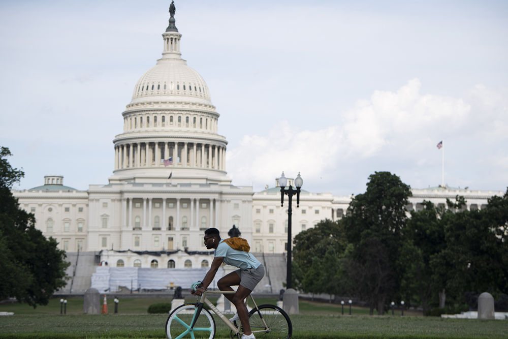 国际时评| 所谓“功夫流感”是赤裸裸的种族主义