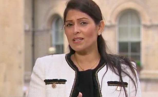 英国内政大臣：任何袭警的人都将“面临法律的全部力量”