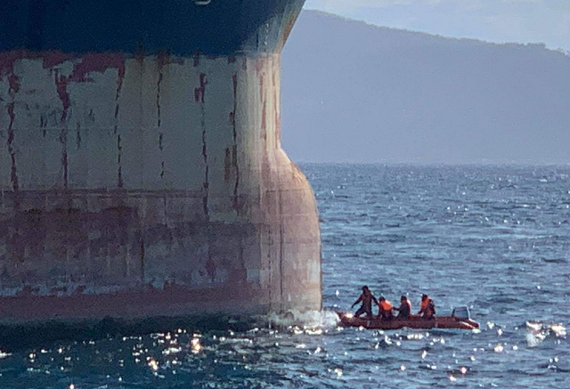 中使馆高度关注菲律宾渔船与香港货轮相撞事故,要求查明原因