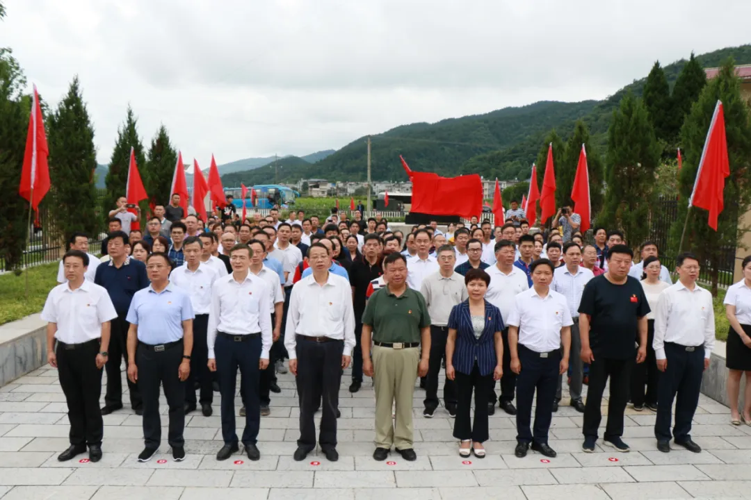 用心用情帮扶龙山 巩固脱贫攻坚成果