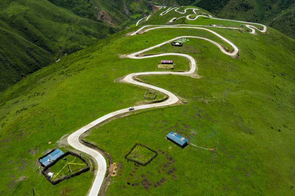 雪山草地展新貌——四川阿坝州脱贫奔小康纪实