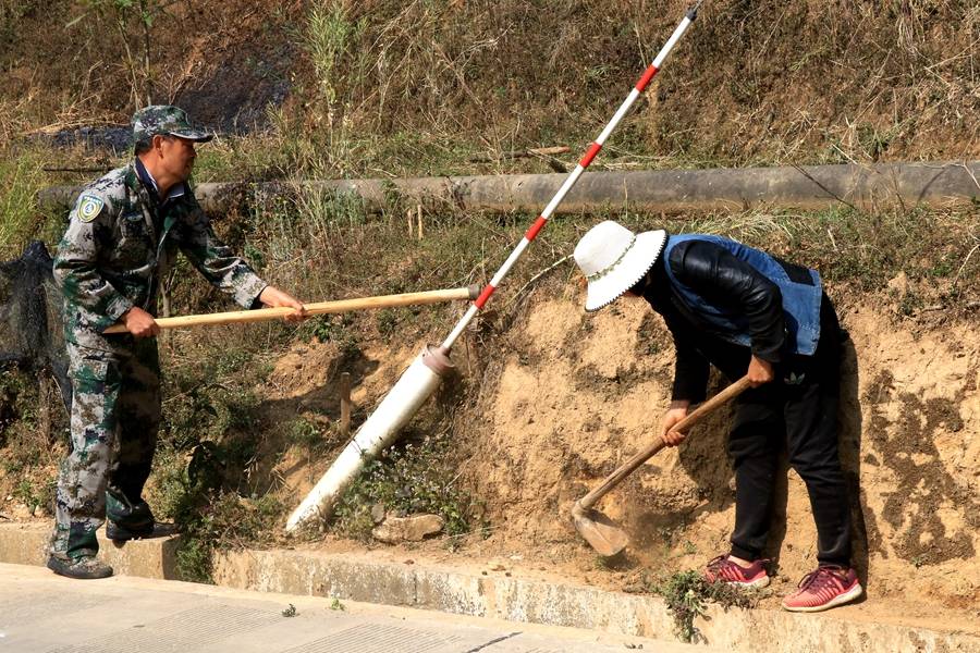 云南龙陵：一个正被农村道路改变的边境县