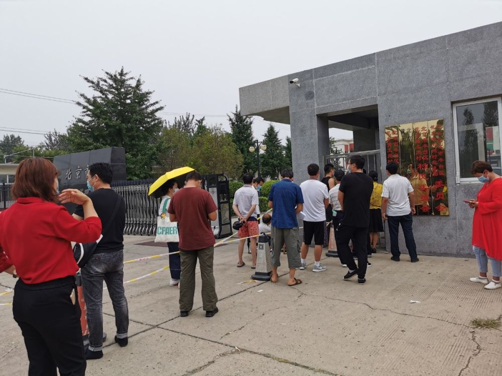 小区解封生活正恢复常态 居民不解为何仍是“黄码”