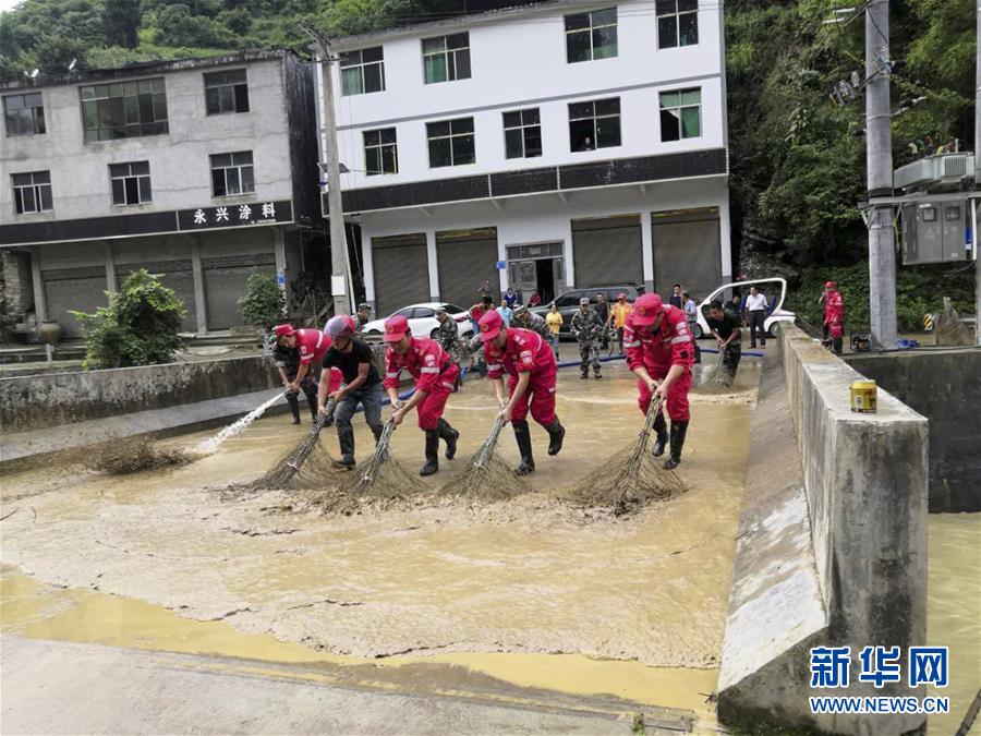 “追”雨记