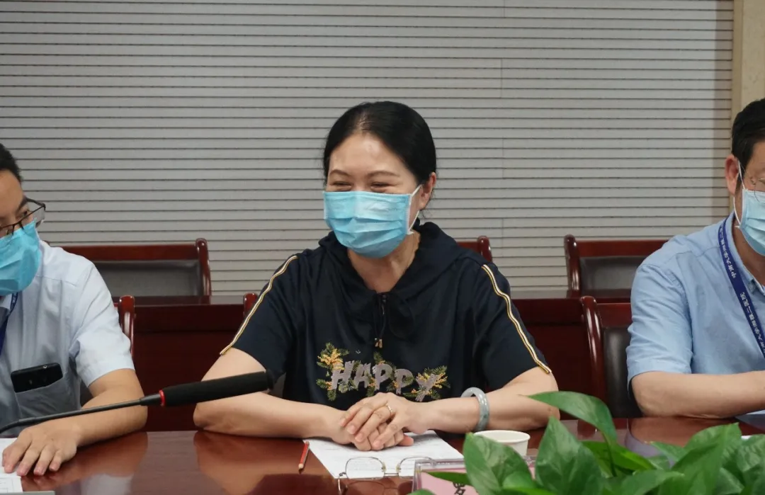 湘雅二医院党委书记罗爱静,长沙市中心医院党委书记肖玉坤和湖南妇女