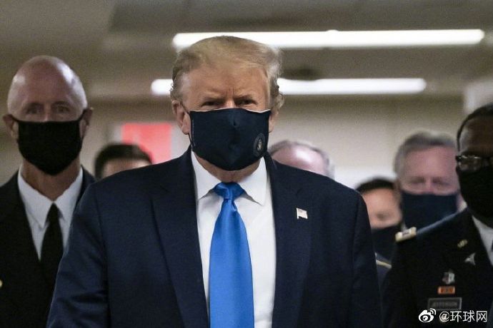 特朗普首次在公共场合戴上口罩：访问华盛顿郊外军事医院