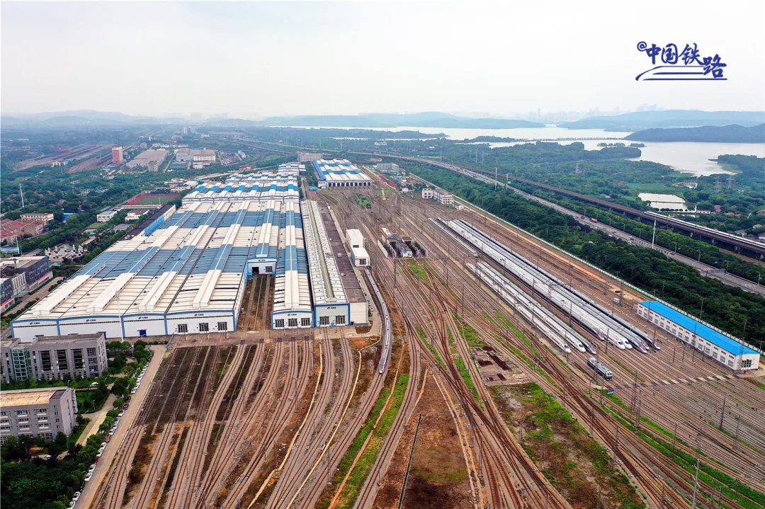 航拍!洪峰过境武汉，这里的复兴号怎么样了?