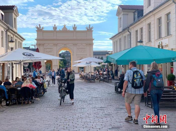 德国近两周新增确诊数显著增多 疾控机构警告暴发第二波疫情风险