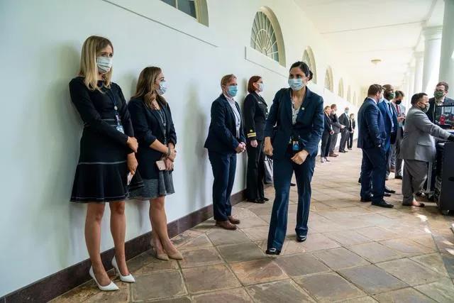 环球深观察丨“总统身边人”接连中招 “无差别感染”能吓醒白宫吗?