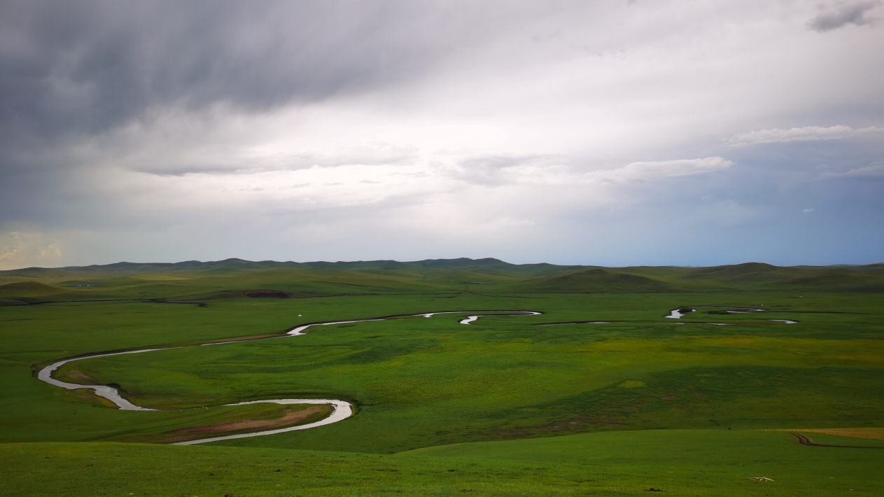 【幸福花开新边疆】离离原上泥作路 风吹草低心安处