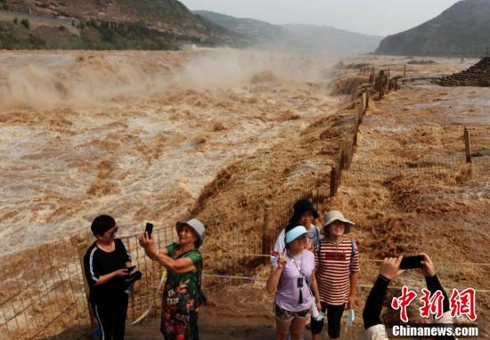 黄河壶口瀑布现入汛以来最大流量