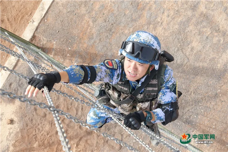 最美新时代革命军人丨何龙：做绝杀尖刀上的刀尖子!