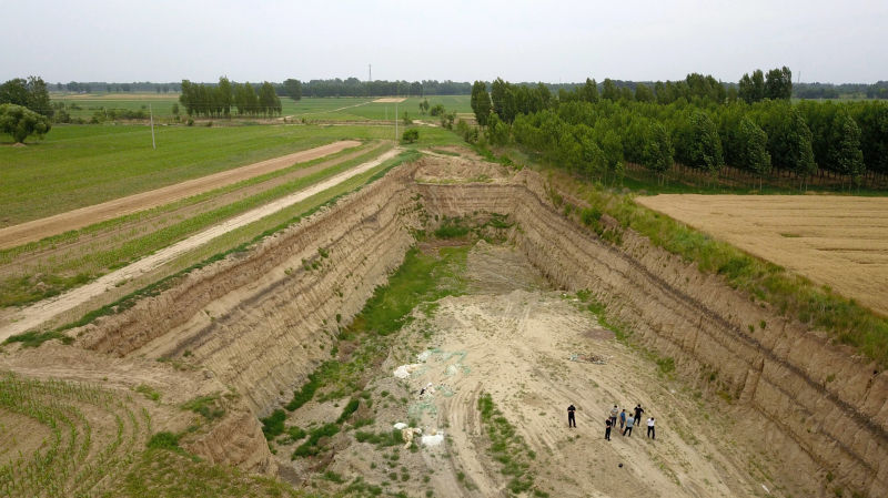 部分农村“卖土、盗土”频发，有的“平地变盆地”