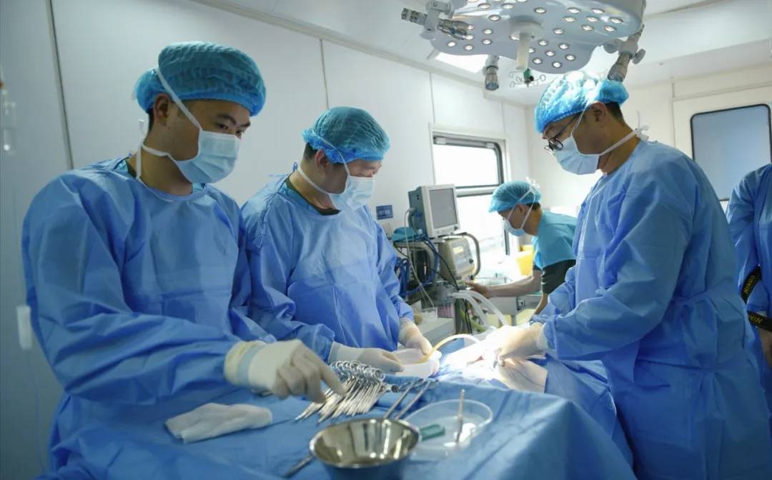 流动医院来了！全军首列卫生列车接入全国铁路网