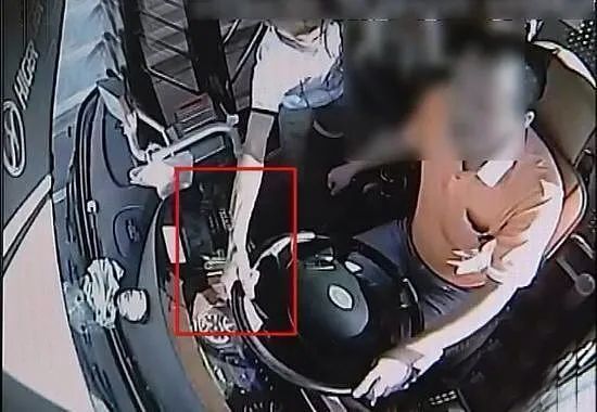 山西六旬老人因抢夺公交车方向盘获刑4年