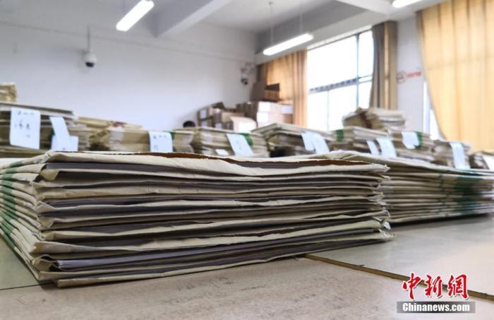 各地高考招生录取密集开启 高校录取通知书陆续寄出