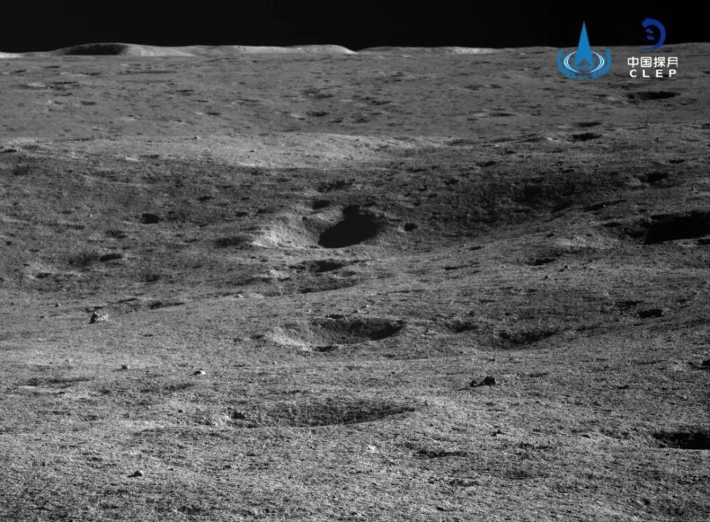 嫦娥四号着陆器和“玉兔二号”月球车自主唤醒 进入第21月昼工作期