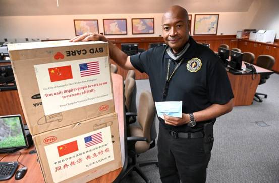 中国援助美医疗口罩抵达马里兰州 美媒：雪中送炭的礼物