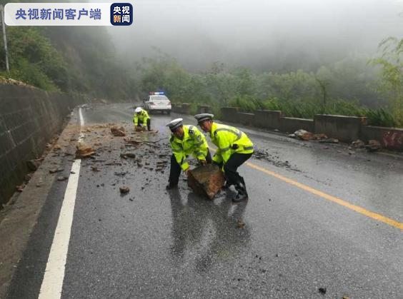 降雨频繁，交警送你一份雨天行车安全秘籍