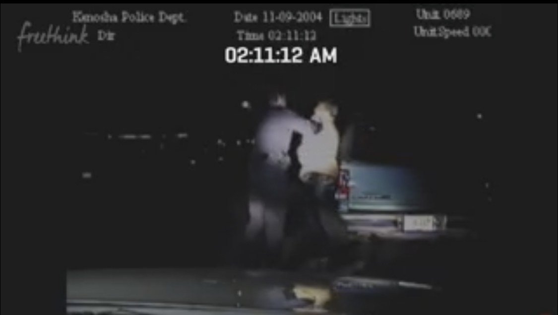 美国大叔回忆往事：16年前，儿子在亲人眼前被警察枪杀