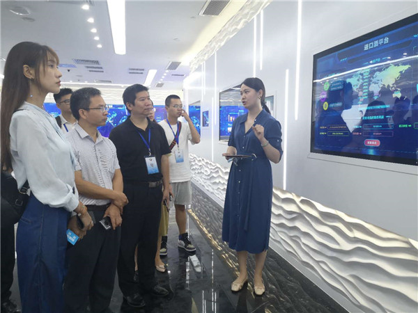 【行走自贸区】厦门：打造大数据智能港口 绘就航运新画卷