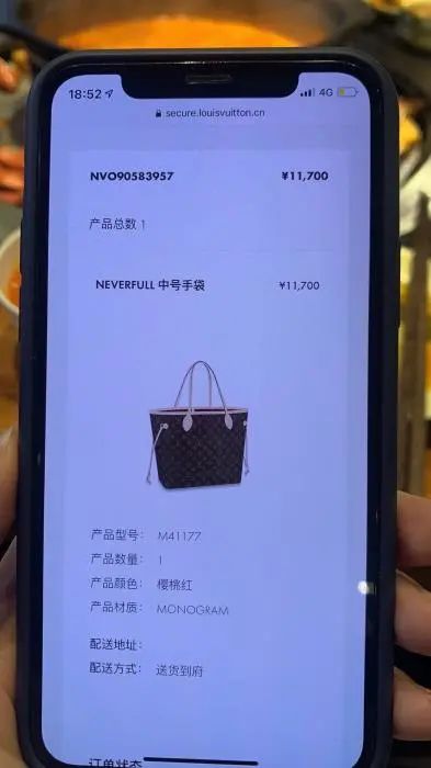 奢侈品店现排队抢购潮！晚买一天，涨价三千？