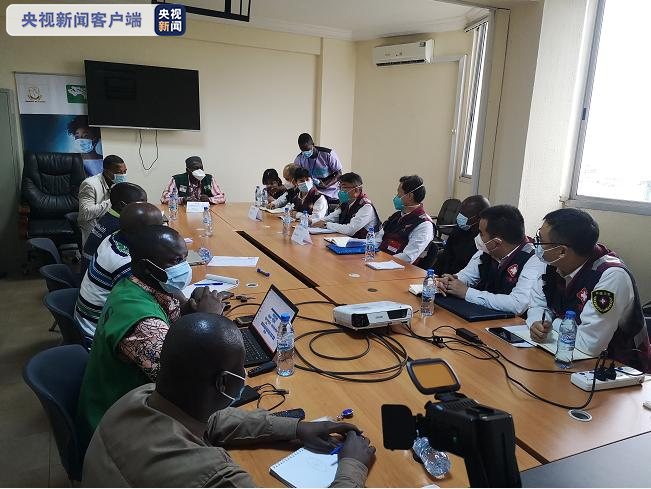 实验室设计、人员培训……中国抗疫医疗专家组在几内亚分享这些经验