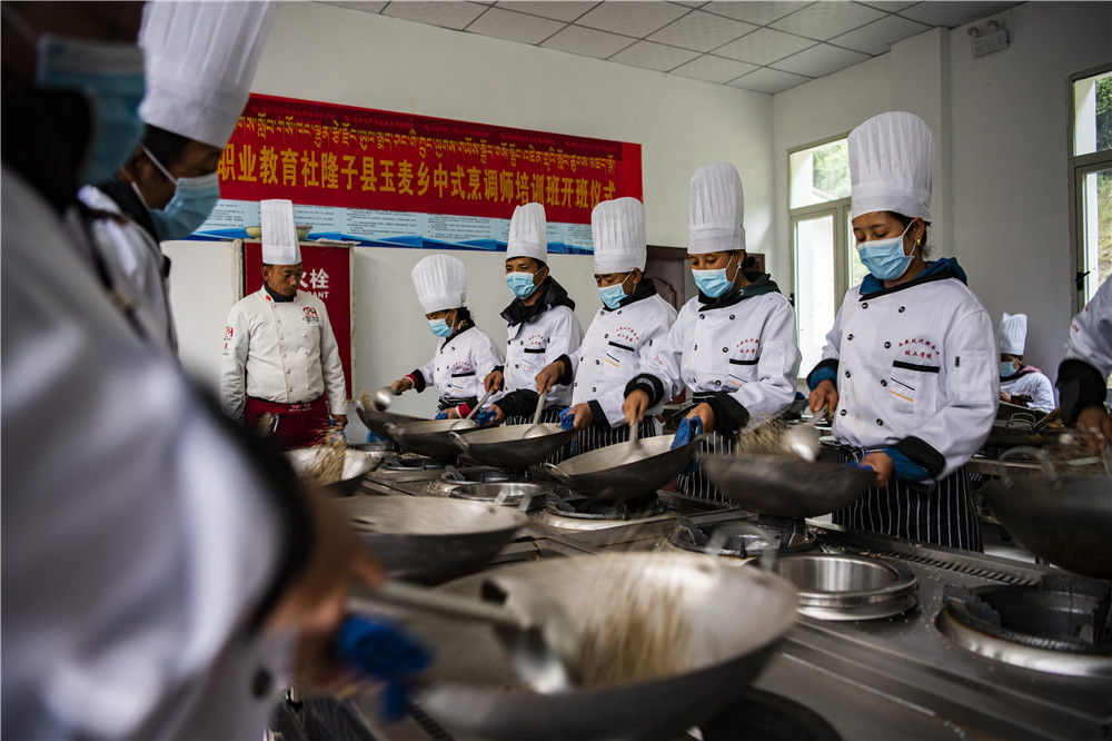 扎西德勒，我们的新家园——西藏易地扶贫搬迁搬出幸福美好新生活