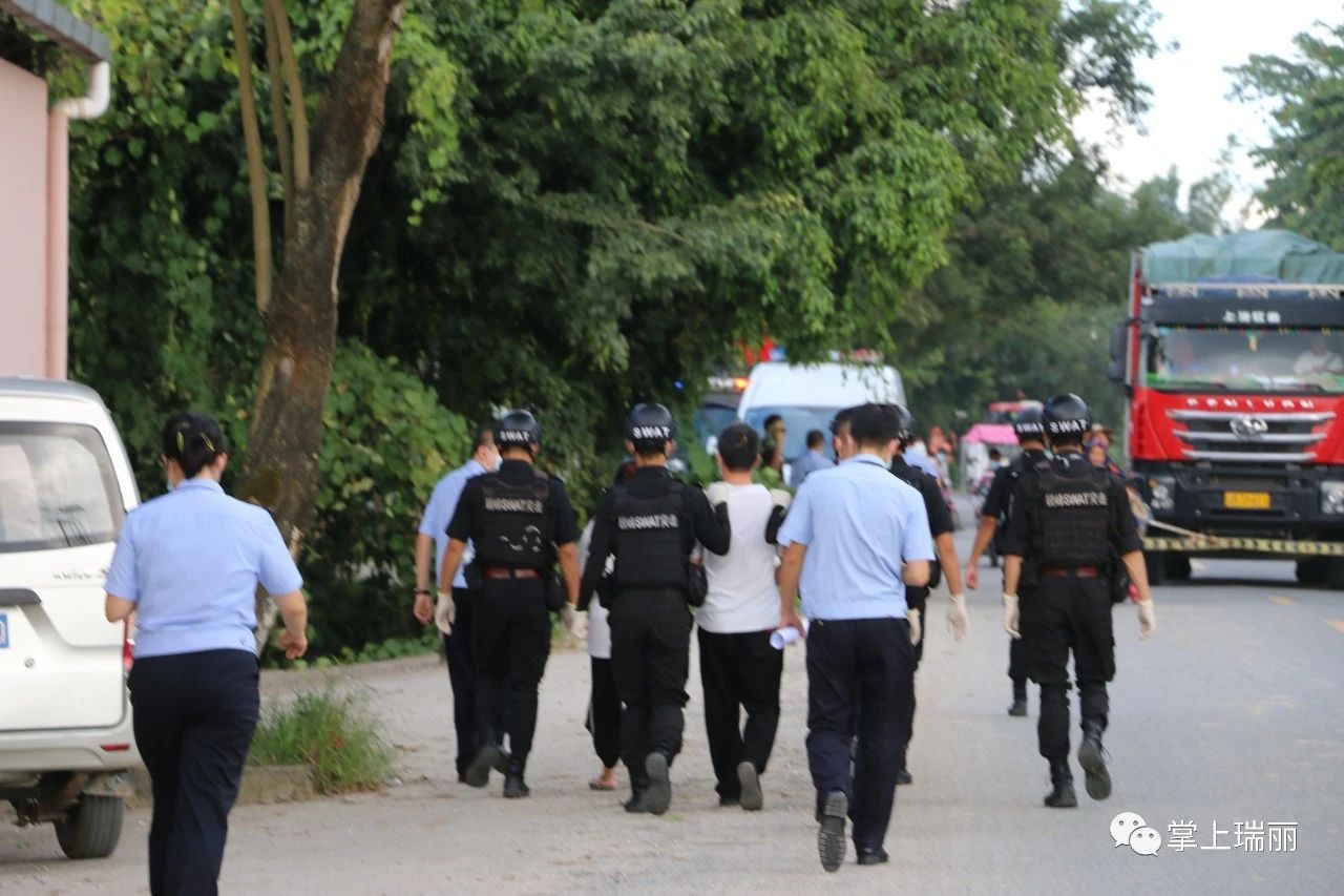 云南瑞丽:抓获多人偷渡入境,多例集中宣判