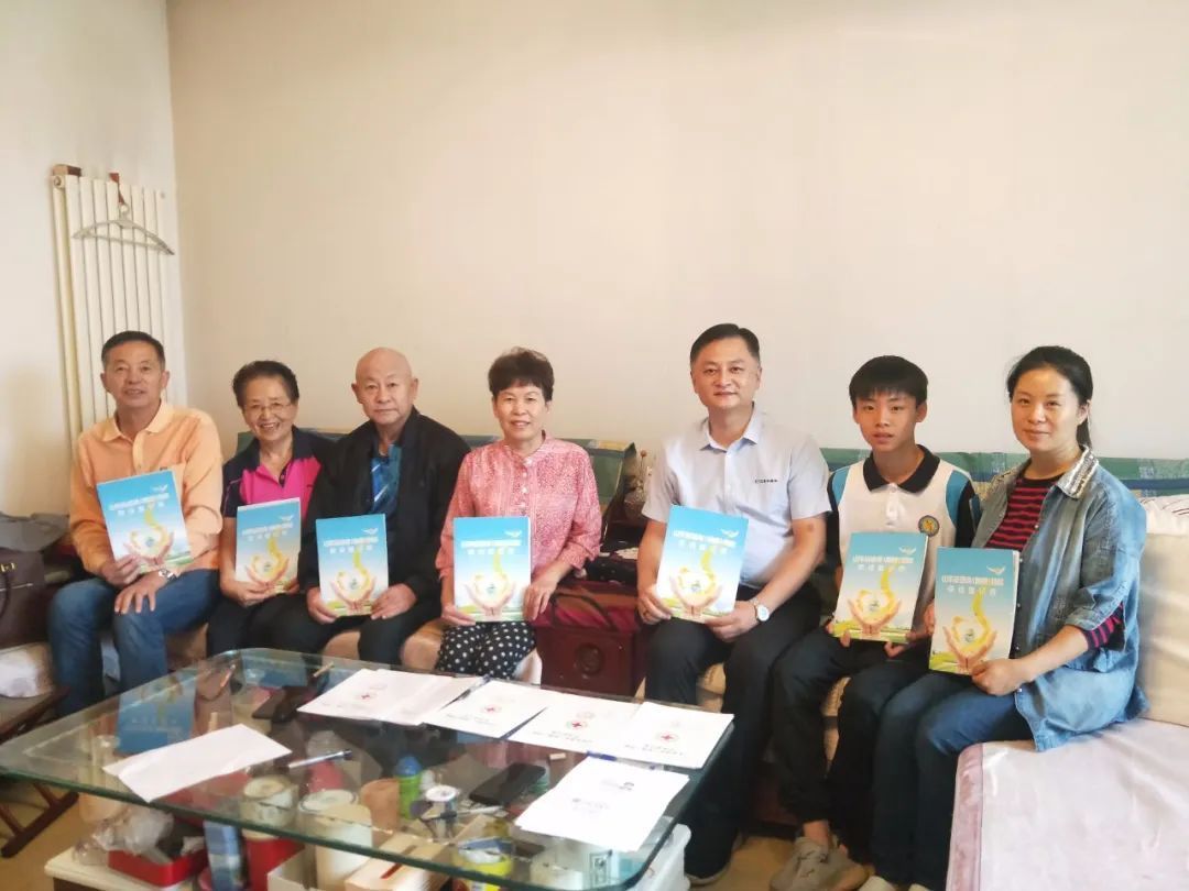 大爱!一家三代7口人，全签了